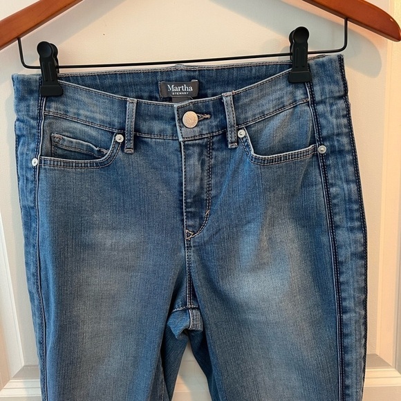 Martha Stewart Jeans Size 2P - Picture 3 of 14